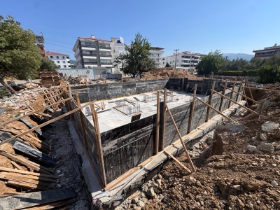  Barış Apartmanı -Temel PerdeBeton Kalıplarının Çakılması ve Döküme Hazırlanması